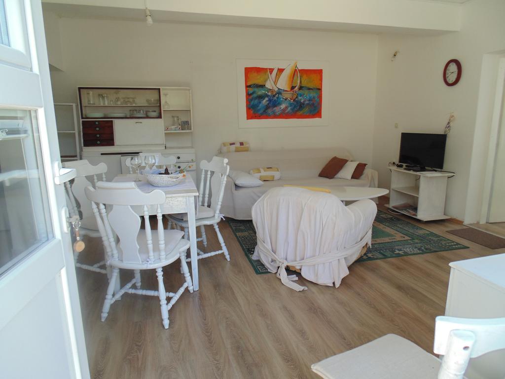 Apartment Croatia Art ตราสนิสเซ ภายนอก รูปภาพ