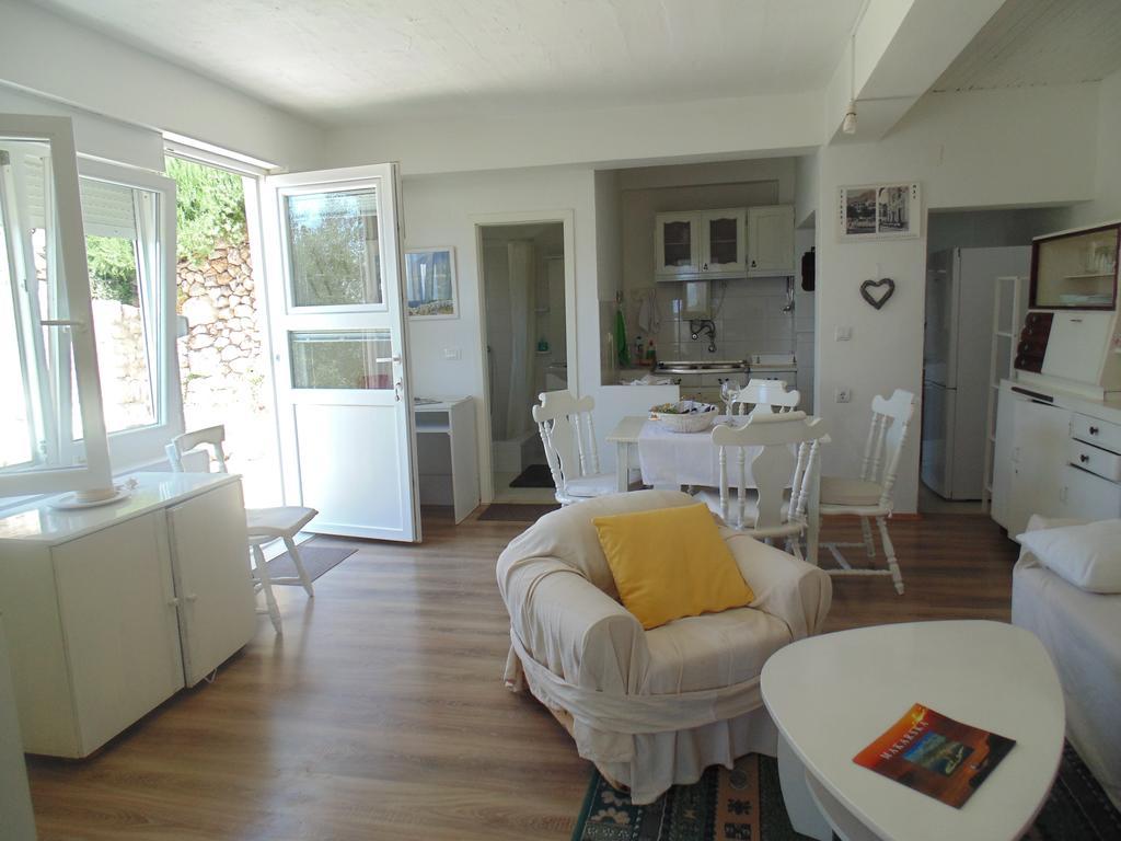 Apartment Croatia Art ตราสนิสเซ ภายนอก รูปภาพ