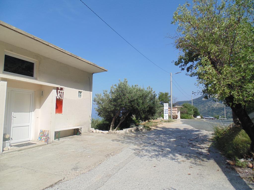 Apartment Croatia Art ตราสนิสเซ ภายนอก รูปภาพ